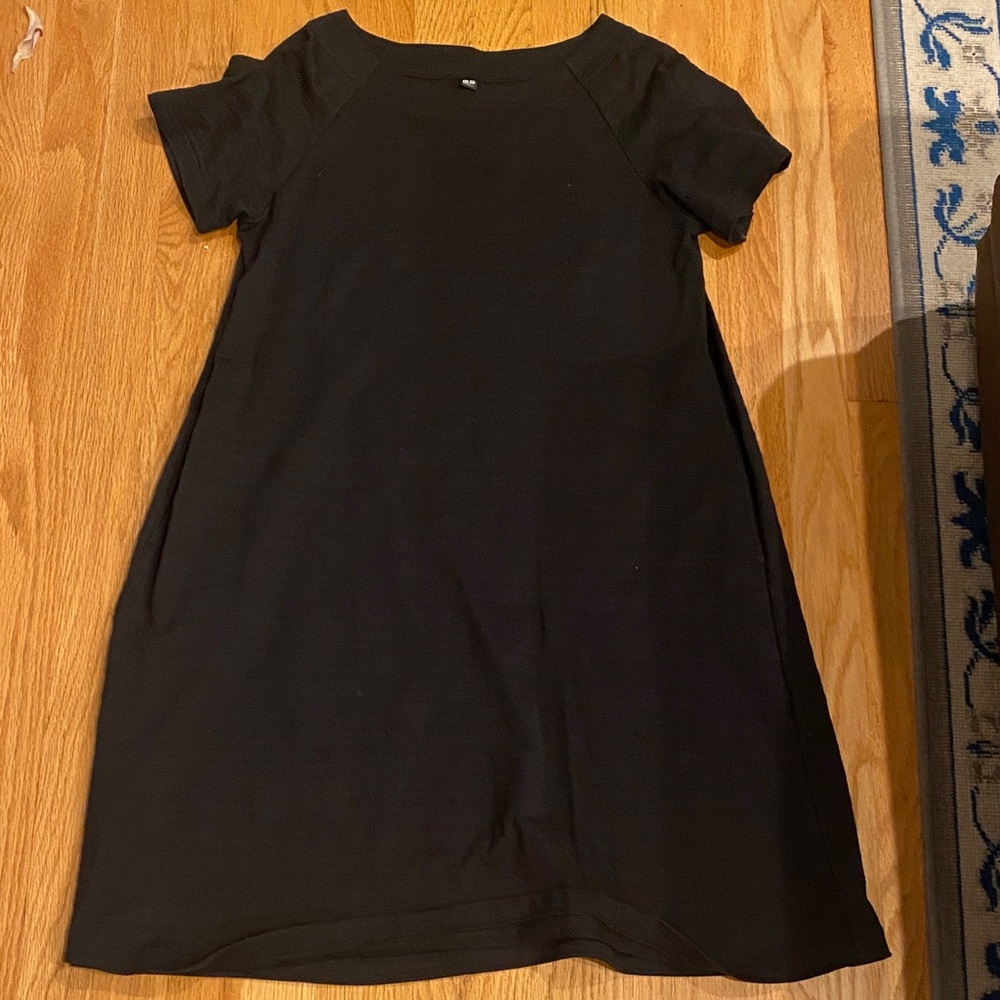 Uniqlo Classic Black dress